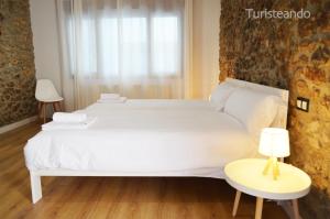 Apartamento Llerandi 2A - con terraza y totalmente reformado en un edificio histórico