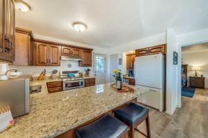Wildlife Watching & Mtn Views: Luxe Ruidoso Escape