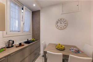 YourHome - Royal Blue Suite