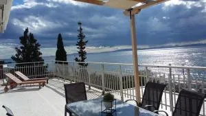 Waterfront Penthouse - 拉格尼西