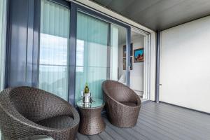 Seaview West Coast - Exceptional - 2 Bedrooms Sleeps 5 -Stunning Sea Views - 500 metres to Beach