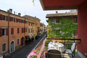 Double or Twin Room with Balcony and Street View room in Hotel Speranza