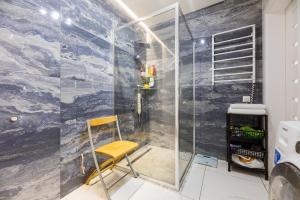 Квартира у будинку з Власним бомбосховищем біля жд вокзалу 50 м2