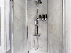 Erin Court Mansions - The Hideaway