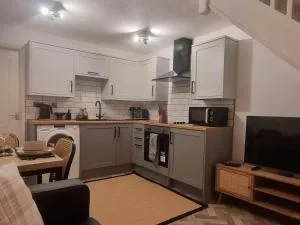 Cosy Moat House Cottage #3 - 彭布罗克码头