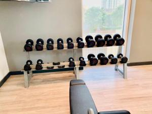 Elegant & Chic 2bedroom balcony Creek Waterfront