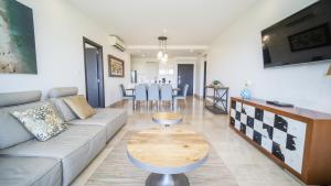 Roble Sabana 105 Luxury Apartment - Reserva Conchal