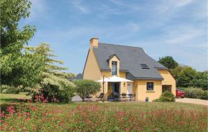 Maisons de vacances 3 Bedroom Cozy Home In Lamballe-Armor : photos des chambres