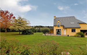 3 Bedroom Cozy Home In Lamballe-Armor