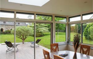 Maisons de vacances 3 Bedroom Cozy Home In Lamballe-Armor : photos des chambres