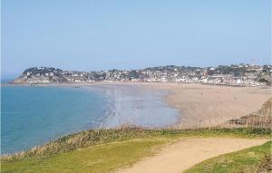 Maisons de vacances 3 Bedroom Cozy Home In Lamballe-Armor : photos des chambres