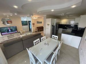 Beautiful 3-Bedroom Apartment on the 4th Floor with Personal Jacuzzi on the Roof and 3 Balconies with Spectacular Seaview