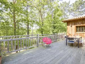 Belle villa en bois 6 personnes avec terrasse et Wi-Fi à Biscarrosse - FR-1-521-71