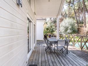 Villa avec piscine privée, jardin clôturé et WIFI à Biscarrosse - Idéale pour 6 personnes - FR-1-521-192