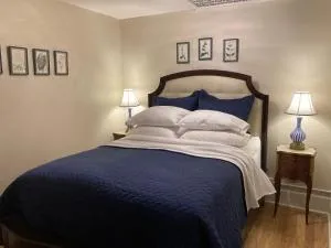 Pineapple House, Cozy Garden Apartment, City Center! Marble-Tiled Bathroom! FREE parking! - Glendale