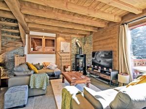 Chalet familial aux Menuires, sauna, parking, proche pistes de ski - FR-1-613B-12