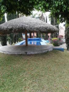 CASA EN CONDOMINIO CON ALBERCA EN CUAUTLA MORELOS