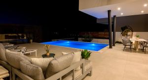 Villa Seven Seas with heated pool and jacuzzi by the sea