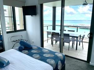 Serenity Short Stays - Deja Blue - at Darwin Waterfront