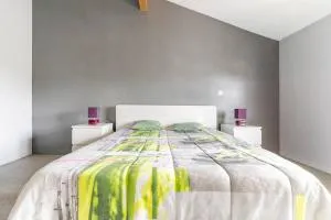 Grande chambre privée avec salle de bain et WC - Labarthe-sur-Lèze