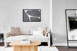 Streeterville Studio w Pool Dog Run nr Beach CHI-582
