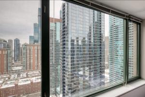 Streeterville Studio w Pool Dog Run nr Beach CHI-582