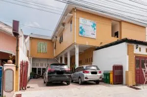 Urbanview Hotel Nisura Homestay Medan by RedDoorz - Delitua