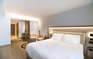 Urban Chic room in AKASHA Beach Hotel & Spa