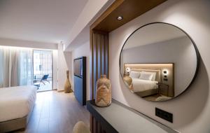 Urban Chic City View Outdoor Hot Tub room in AKASHA Beach Hotel & Spa