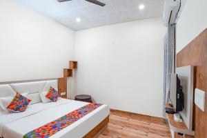 FabHotel Sirtaj Suites