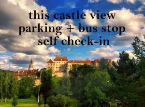 The best CASTLE VIEW-bus station, parking, center - Dobrkovice