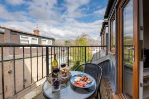 2 Bed Apartment - Cardiff City Centre - Free Parking