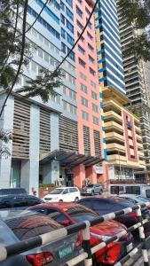 USA embassy front suite Pearl of the Orient