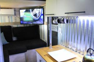 Ndlovu Tiny Home Dinokeng