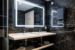 Hotels Hotel SPA Husseren Collections - Proche Colmar - Eguisheim : Suite Junior