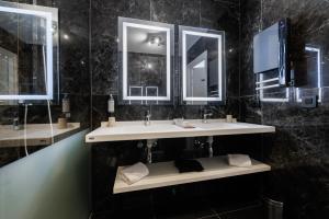 Hotels Hotel SPA Husseren Collections - Proche Colmar - Eguisheim : Chambre Double Prestige