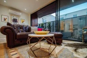 Lovely Apartment In Wonderful Windsor - Prahran