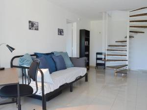 Maisons de vacances Maison climatisee avec piscine privee, 5 pieces, 7 couchages a 15 min des plages de Vallauris - FR-1-252-103 : photos des chambres