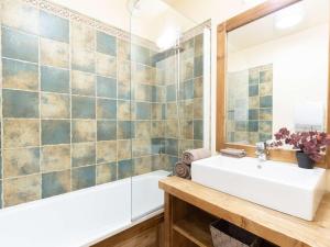 Appartement central à Saint-Lary avec piscine, sauna et parking sécurisé - FR-1-296-398