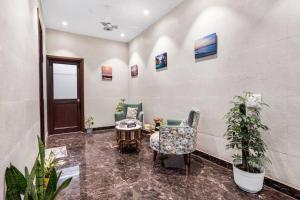 Homlee-Basement Flat with kitchen in Saket, South Delhi