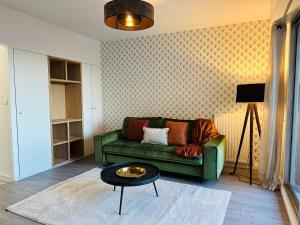 Appartements Charme, balcon, parking, piscine, tramway, Netflix : photos des chambres