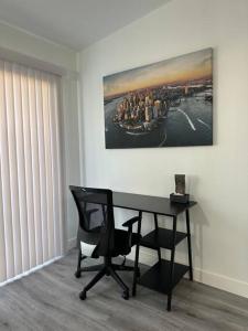 Cozy Getaway with King bed & 70inTV