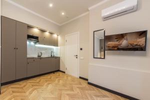 Design Apartment on Mykhailivskyi Ln. 4