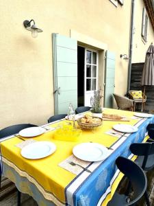 Maisons de vacances Maison avec piscine a Lacoste : photos des chambres