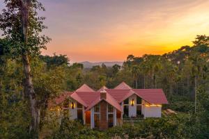 StayVista at Cicada Chikmagalur 2BHK Breakfast Included with Amazing View