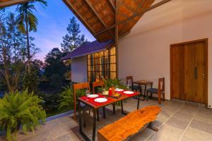 StayVista at Cicada Chikmagalur 2BHK Breakfast Included with Amazing View
