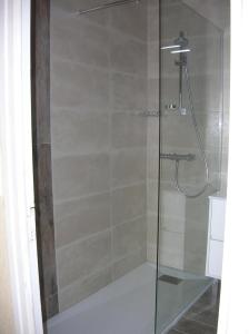 Hotels Hotel L'Ecailler : photos des chambres