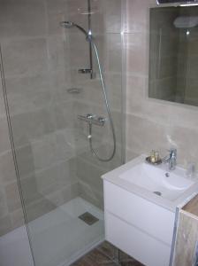 Hotels Hotel L'Ecailler : photos des chambres