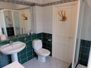 Maison familiale proche port à Sauzon, WIFI inclus - FR-1-418-11