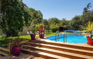 Maisons de vacances Beautiful Home In Sougal With Outdoor Swimming Pool, Heated Swimming Pool And 5 Bedrooms : photos des chambres